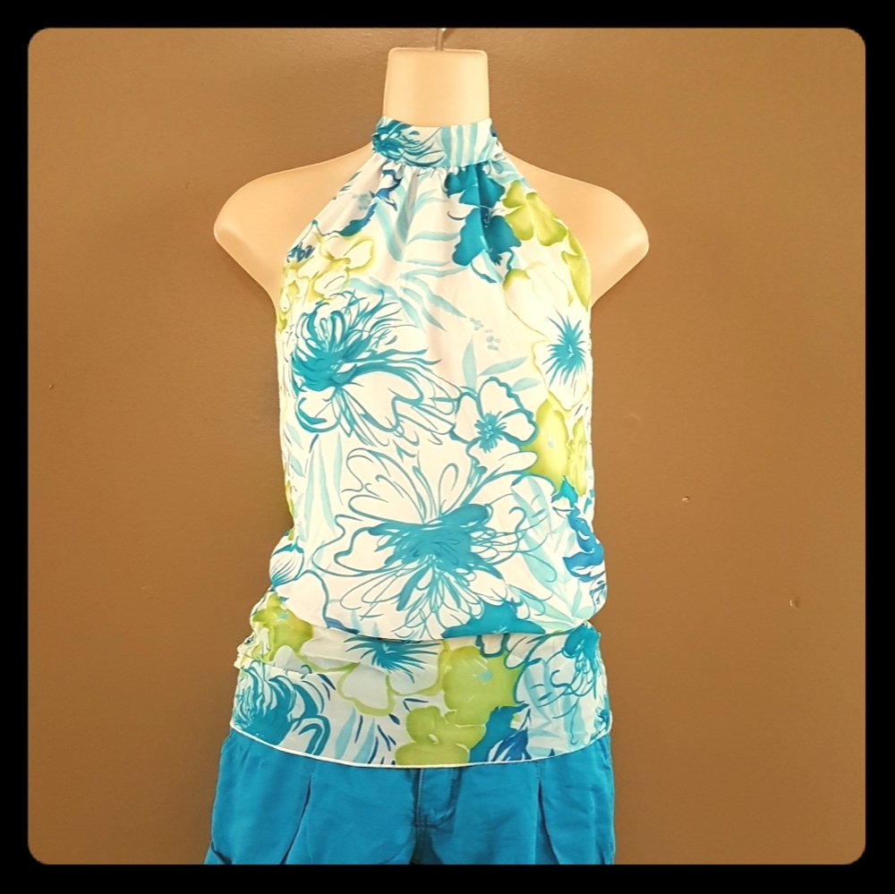 ☕ 2/$30 | Triple tie back apron halter. One size.